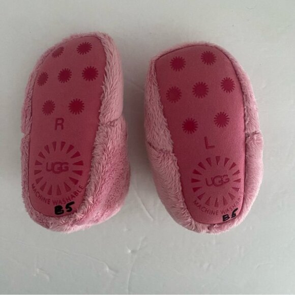 Bixbee Size 2/3 Pink Fuzzy Baby Booties slippers NWOT - Picture 3 of 3